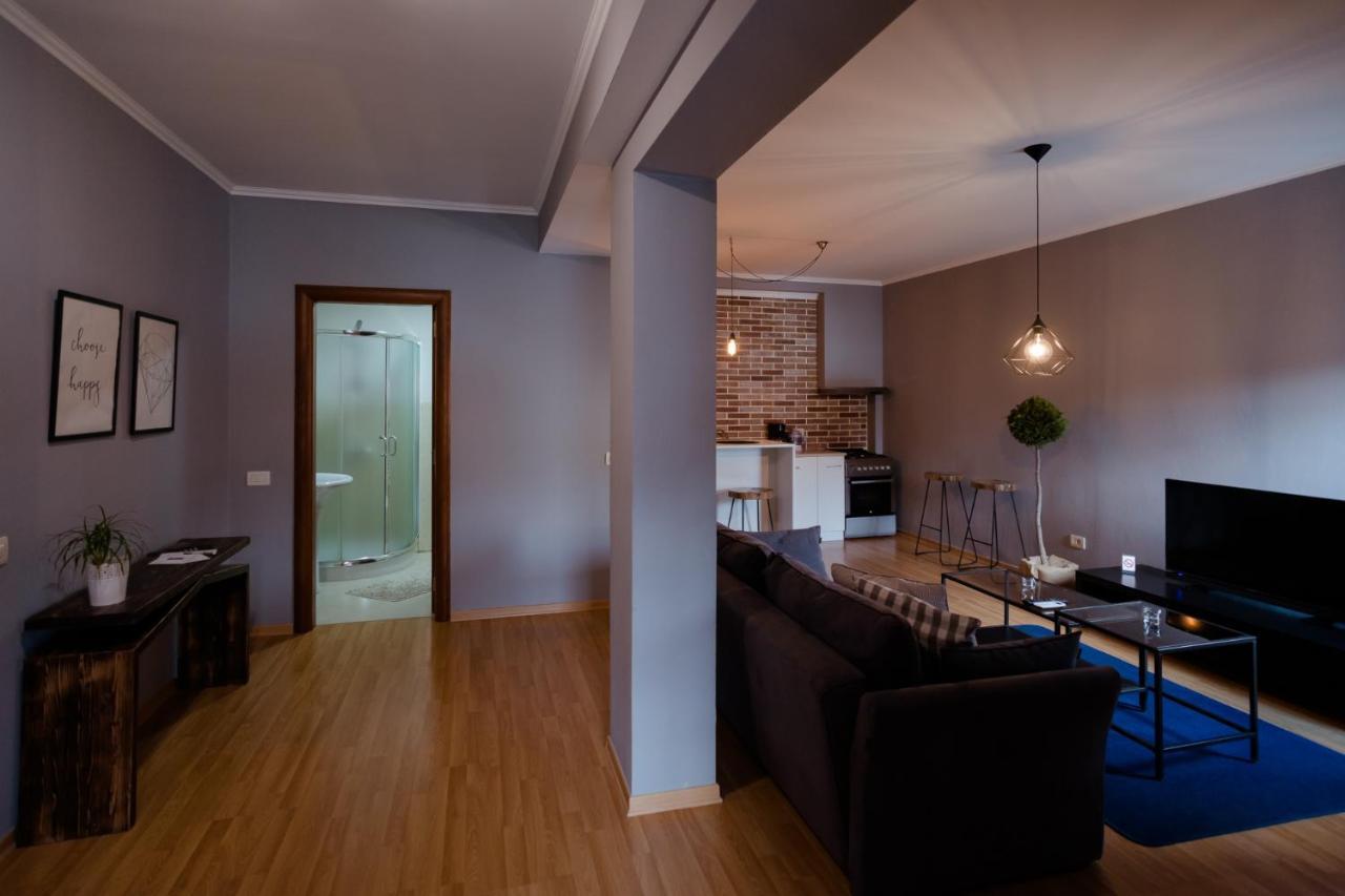 7Seven Hotel Korce Buitenkant foto