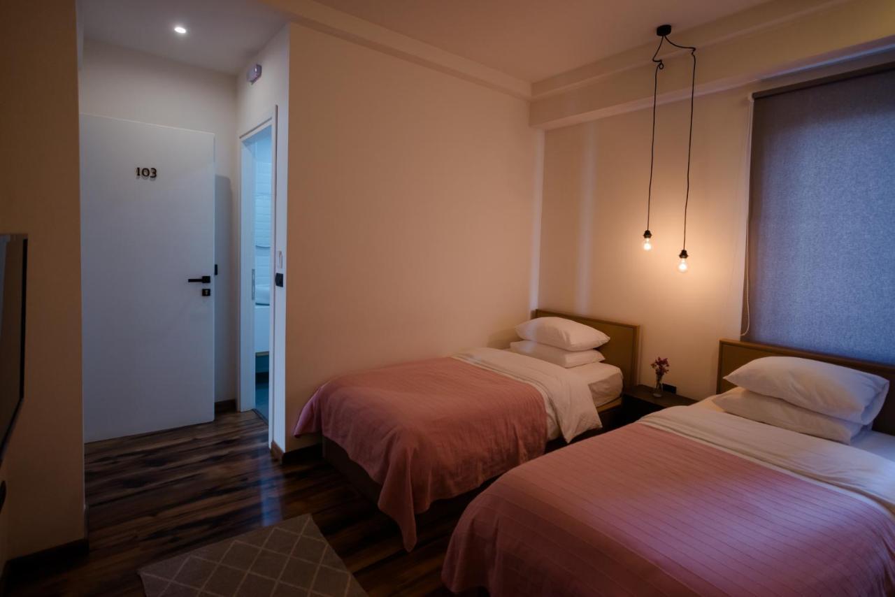7Seven Hotel Korce Buitenkant foto