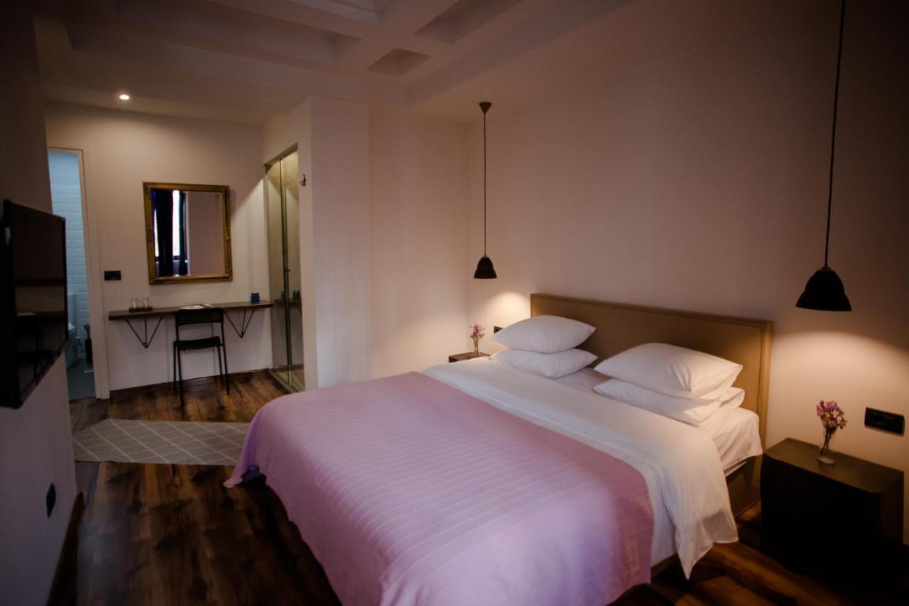 7Seven Hotel Korce Buitenkant foto