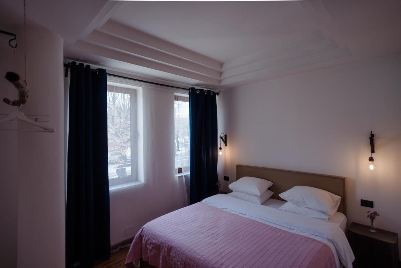 7Seven Hotel Korce Buitenkant foto
