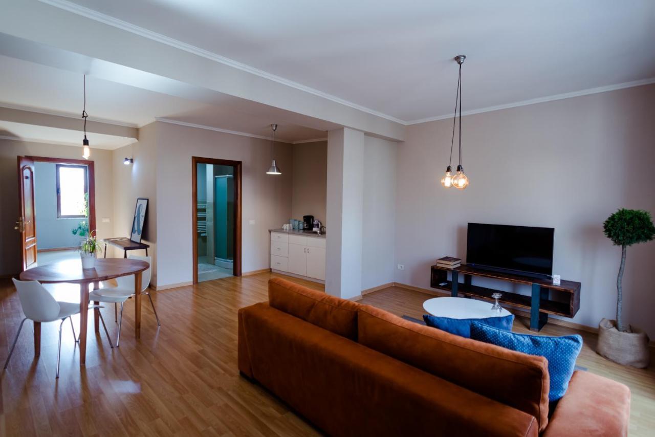 7Seven Hotel Korce Buitenkant foto